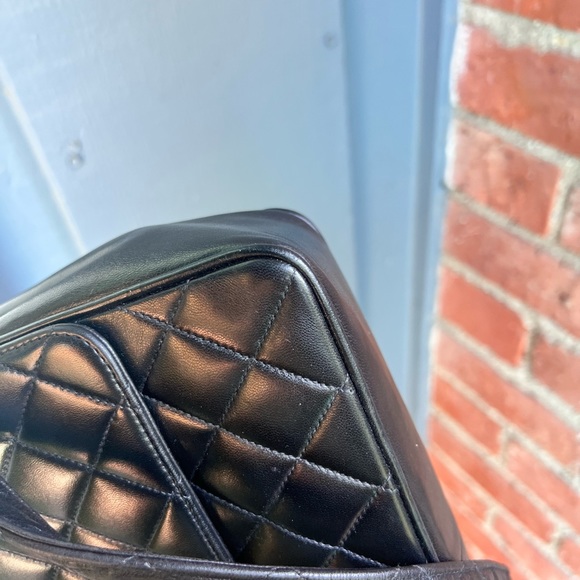 Authentic Chanel black quilted lambskin flap messenger bijou 24k gold hardware - Picture 8 of 16